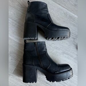 Union Bay Paula Black Platform Ankle Boots